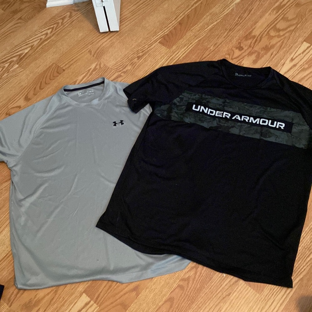 Bundle 2 mens Under Armour shirts